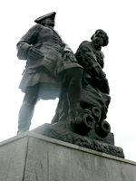 Памятник Петру Первому и Никите Демидову.