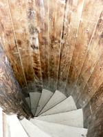 Винтовая лестница на колокольный ярус.